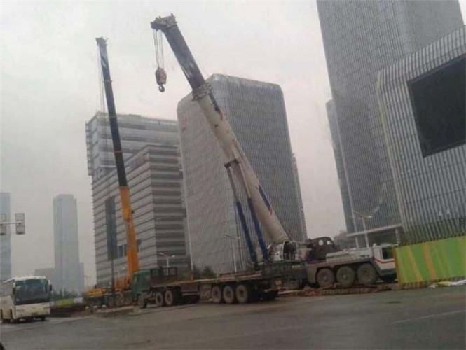 寻乌县25吨吊车能吊多重设备？