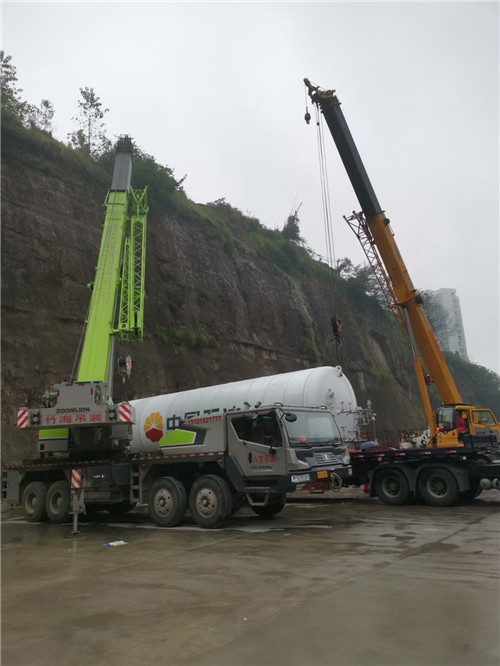 寻乌县“不怕风雨冻”—— 吊车的 “恶劣环境适应” 技术